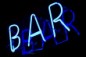 Neon-Reklame einer Bar